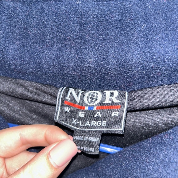 Nor Wear sweater - Picture 2 of 5